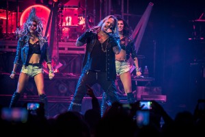 Фильм о последнем концерте Motley Crue покажут в кино в октябре