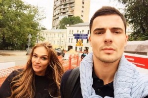 Алена Водонаева намекнула на свою беременность