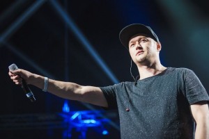 Фронтмен группы «Бумбокс» попал в аварию
