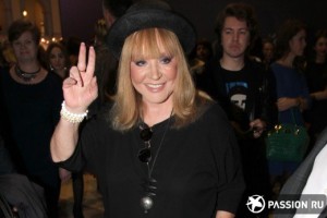 Дружеское застолье: Алла Пугачева повеселилась на дне рождения своей подруги