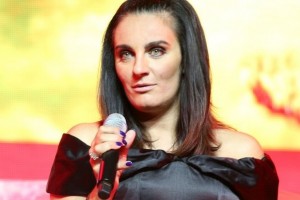 «Тошнит от таких»: Елена Ваенга огрызнулась на критику после приступа в самолете