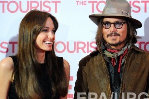 Западные СМИ заговорили о романе Джонни Деппа и Анджелины Джоли
