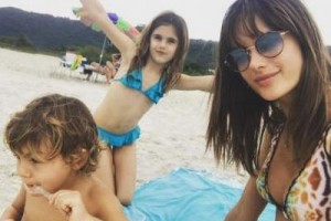 Алессандра Амбросио продемонстрировала все достоинства своей фигуры