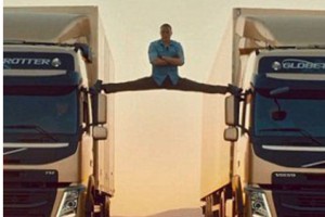 Белорусский каскадер повторил знаменитый «эпический шпагат» Ван Дамма на «БелАЗах»
