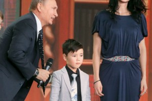 Владимир Путин сделал подарок сыну солистки группы «Стрелки»