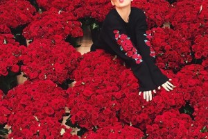 Анне Седоковой подарили десять тысяч роз