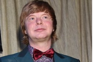 «рыжего» из Иванушек жестоко столкнули со скалы в водопад