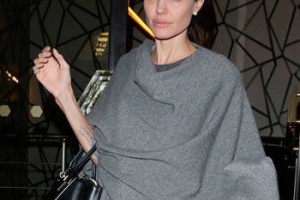 Анджелина Джоли странно вела себя во время шоппинга