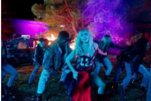 Леди Гага выпустила трэшевый клип «John Wayne»