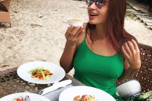 Эвелина Бледанс решилась на пластику груди