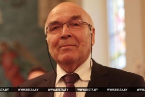 Оперному исполнителю Аркадию Володосю в Париже вручена медаль Ф.Скорины