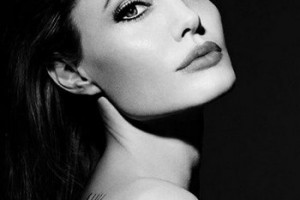 Анджелина Джоли рекламирует Guerlain фильме Терренса Малика