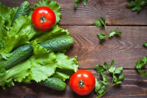 А ВЫ ЗНАЛИ ПОЧЕМУ НЕЛЬЗЯ СМЕШИВАТЬ ОГУРЦЫ С ПОМИДОРАМИ?