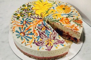 Попробуй ауру на вкус: американец печет психоделические торты с мандалой