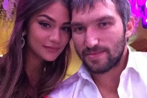 Жена Александра Овечкина посвятила ему песню