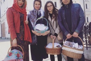 КАК ЗВЕЗДЫ ОТМЕТИЛИ ПАСХУ: ОЛЬГА СУМСКАЯ ПОСЕТИЛА ЦЕРКОВНУЮ СЛУЖБУ, А КАТЯ ОСАДЧАЯ СОБРАЛА ДРУЗЕЙ