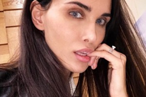 Супругу футболиста Павла Мамаева шантажируют эротическим компроматом