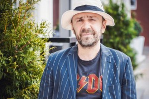 Шнуров анонсировал премьеру нового клипа, в котором снялась голая Ходченкова