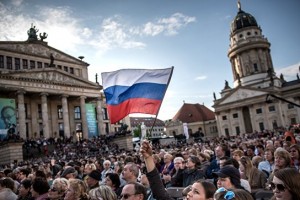 Хор Турецкого в Берлине: "День Победы", "Смуглянка" и "Катюша" на немецком