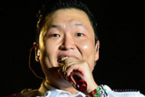 Автор легендарного хита Gangnam Style выпустил новые клипы