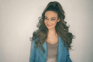 Алена Водонаева решила обсудить тему мистического шоу
