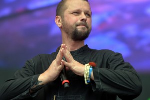 Чёрт рассказал, почему мужчины не романтичнее женщин