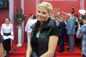 Максакова сменила имидж и начала искать "живого" мужа