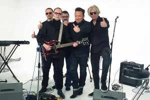 «Пикник» готовит «Искры и канкан»