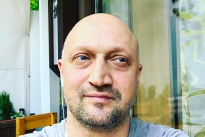 Гоша Куценко выложил снимок с новорожденной дочерью