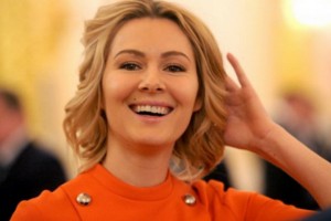 Беременная Мария Кожевникова выполняет опасные трюки на съемках