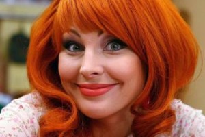 Актриса сериала " Счастливы вместе" запела и даже снимает клип