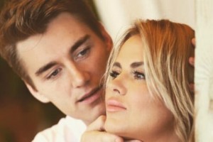 Алексей Воробьев показал пикантные кадры из нового клипа Анны Семенович