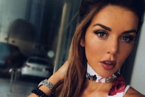 Анна Седокова разбила яйцо на голове радиоведущей