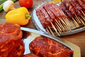 НА СТОЛАХ РОССИЯН СТАЛО БОЛЬШЕ МЯСА