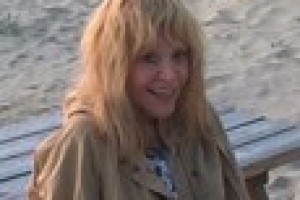 Пораженная Алла Пугачева расплакалась за праздничным столом