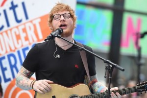 Режиссер "Игры престолов" выступил в защиту камео Эда Ширана