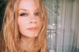 Светлана Ходченкова обескуражила ярким фото в бикини