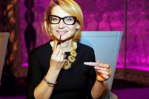 Эвелину Хромченко раскритиковали за «монашеский» наряд у бассейна