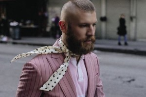 Иван Дорн в мини-юбке и на каблуках выступил на фестивале «Ласточка»