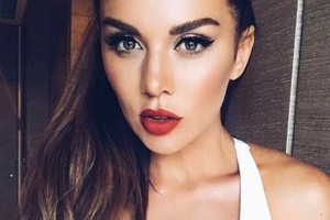 Британцы сочли клип Анны Седоковой порнографией