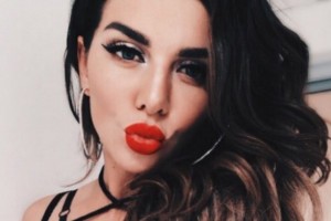 Анна Седокова затаила обиду на коллег