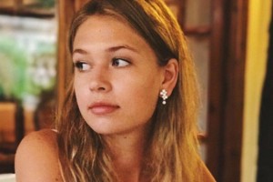 Дочь Веры Брежневой в купальнике сравнили с богиней