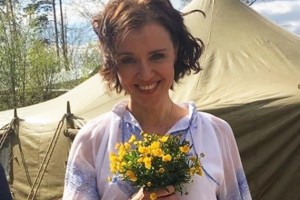 Ксения Алферова устроила заплыв голышом