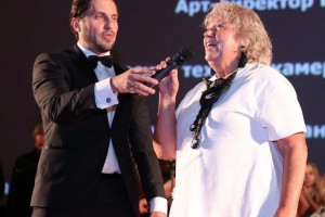 Александр Ревва подарил матери роль в своём первом фильме