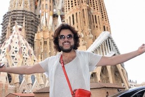 Пожилая фанатка Киркорова устроила стриптиз на его концерте