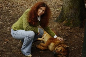 Юлия Латынина выехала за рубеж после поджога ее машины