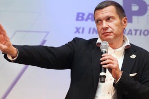 Соловьев оценил шутку Урганта про «соловьиный помет»