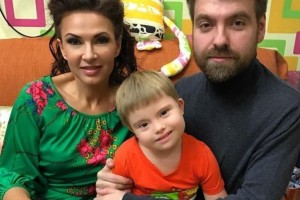 Грустная из-за развода Бледанс в первый раз вышла в светl