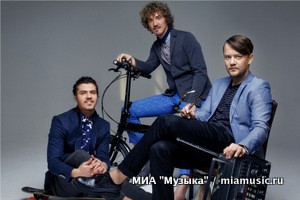 Jukebox trio отметит свой 13-й день рождения на сцене клуба "16 тонн"