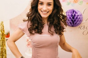 Виктория Дайнеко препятствует родителям бывшего мужа видеться с внучкой